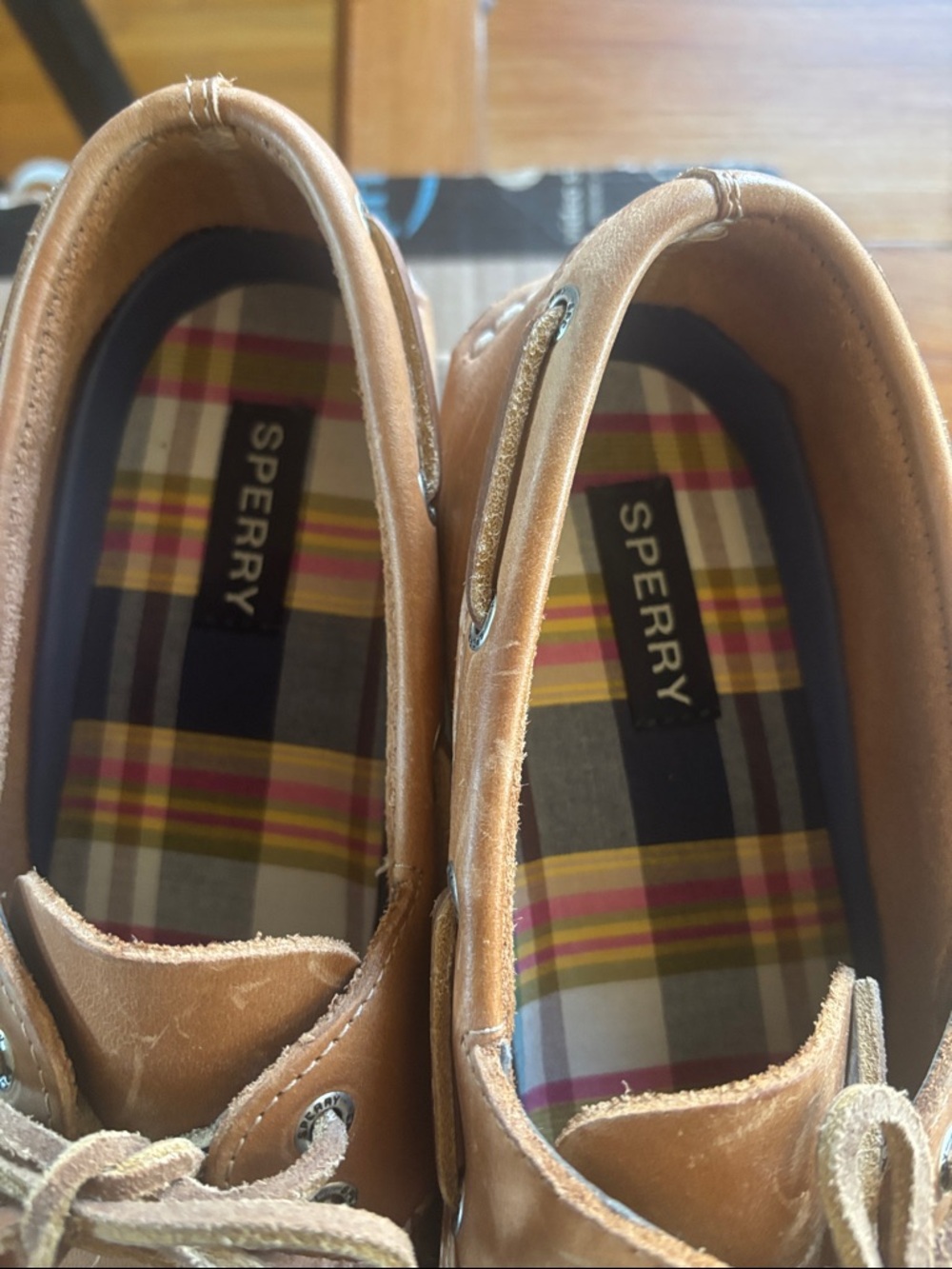 Sperry Women’s Classic Tan Leather Boat Shoes - Picture 3 of 6